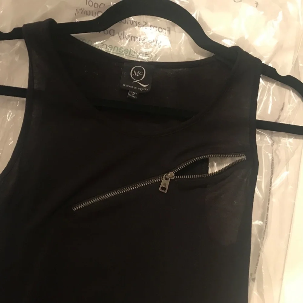 Sexy Alexander McQueen top - Picture 8 of 16